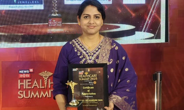 Dr.Pallavi Priyadarsani Sahu Honoured with “Excellence in Ophthalmology Award” at Health Summit 2025
